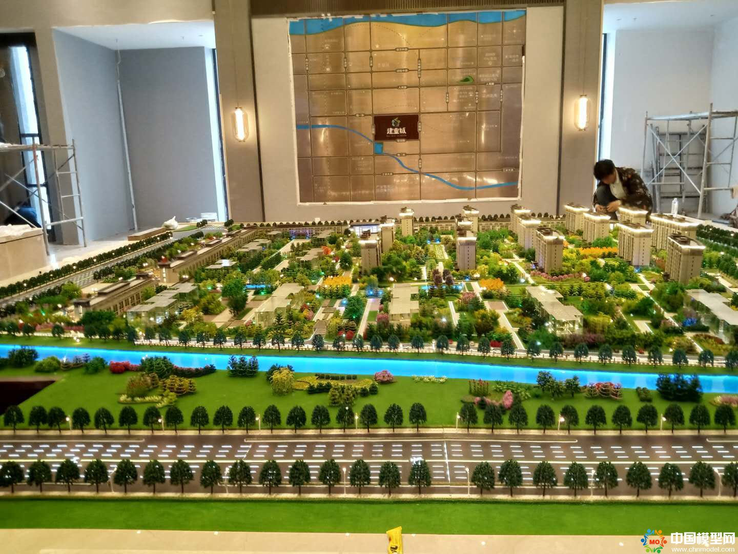 樓盤沙盤模型制作、別墅沙盤模型制作、城市規(guī)劃沙盤制作、建筑模型設計制作、工業(yè)模型設計制作、數(shù)字多媒體沙盤制作