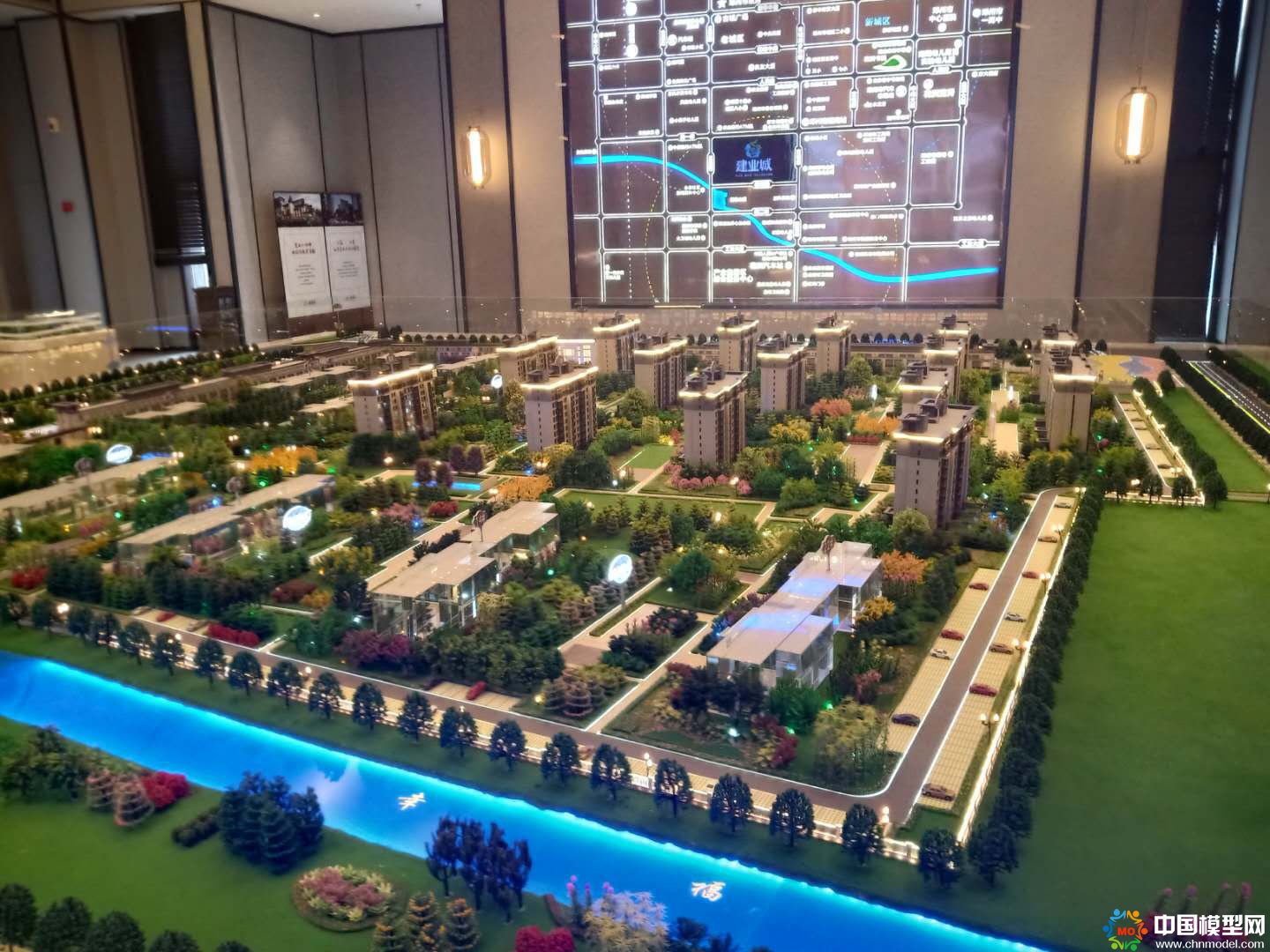 樓盤沙盤模型制作、別墅沙盤模型制作、城市規(guī)劃沙盤制作、建筑模型設計制作、工業(yè)模型設計制作、數(shù)字多媒體沙盤制作