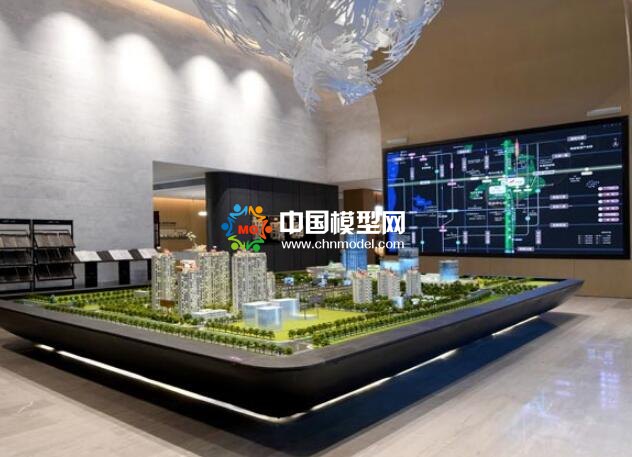 售樓部里的區(qū)位沙盤材質各異，不同風格而定
