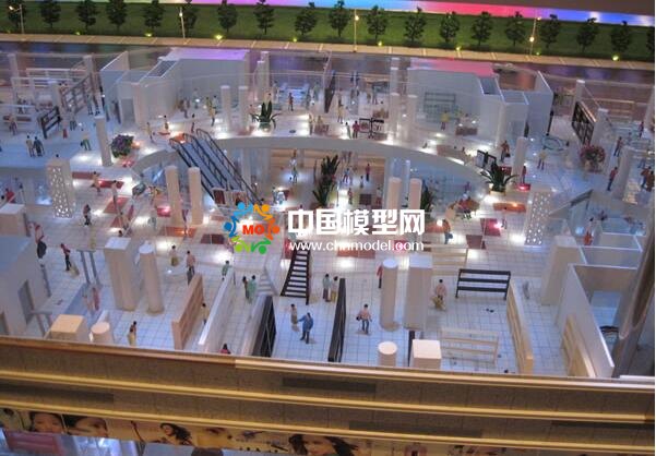 模型使用升降技術(shù)完美剖析內(nèi)部空間