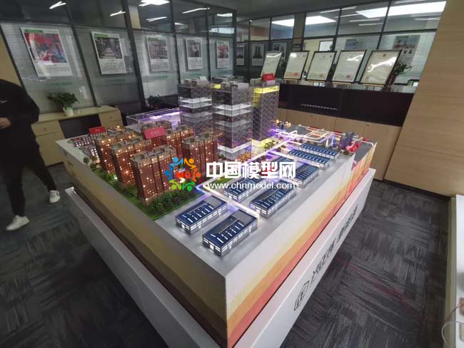 太陽(yáng)能光伏應(yīng)用及地源熱泵原理沙盤模型